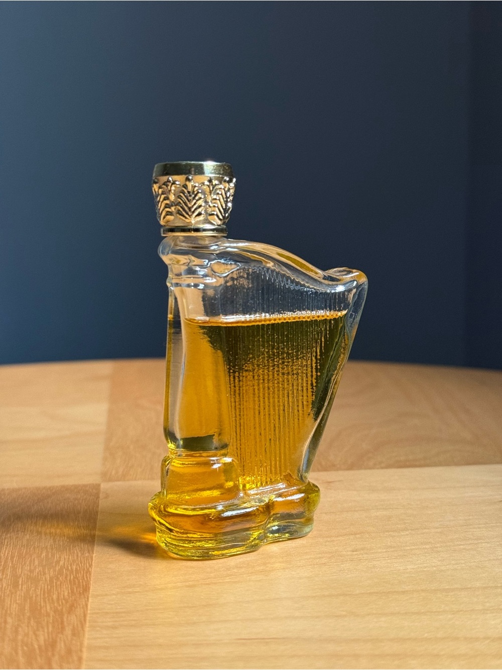 Vintage c1970s Near Full Heavenly Music Harp Shaped Cologne Bottle by AVON - Picture 15 of 15